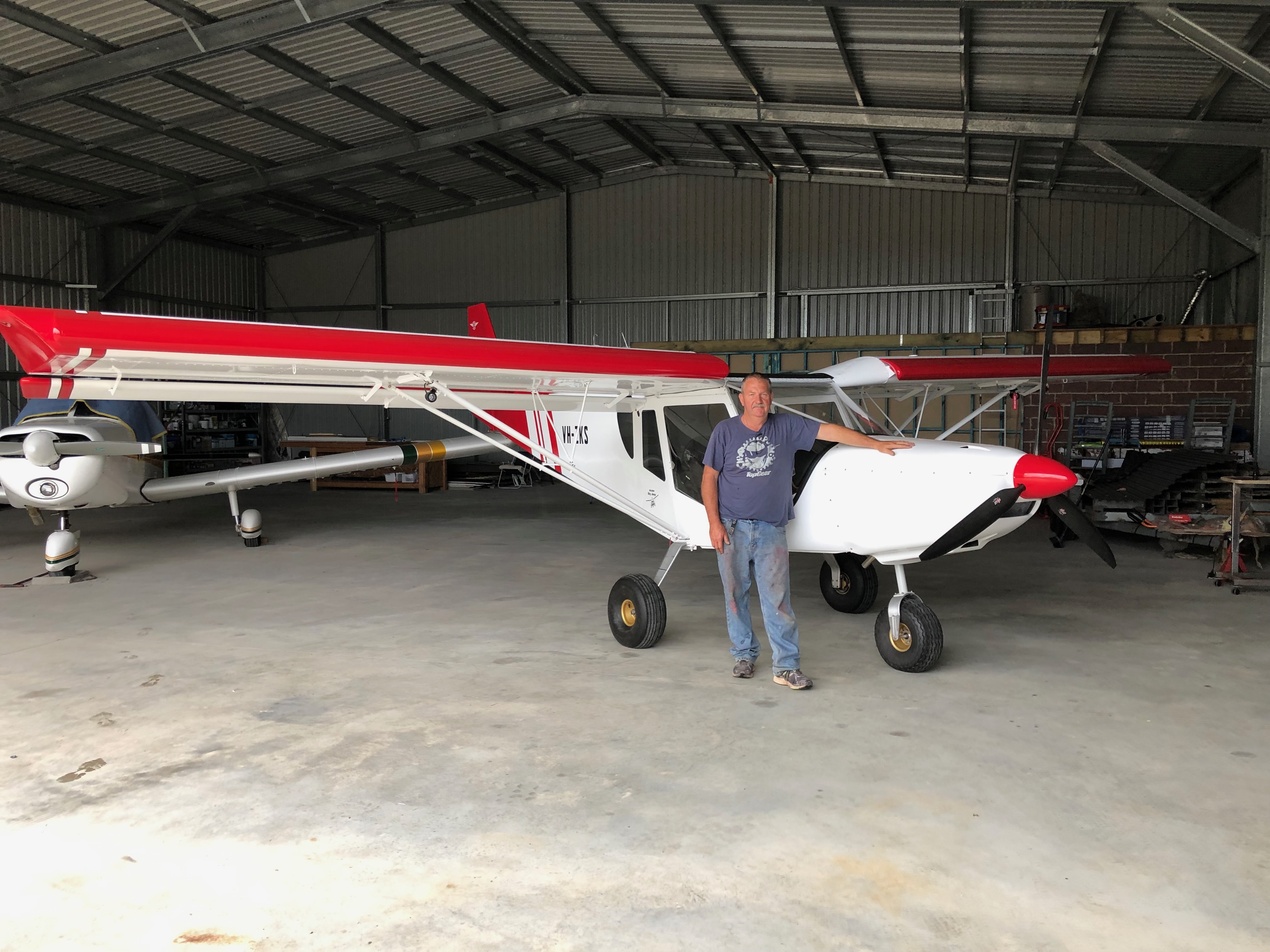Kit with the CH750 STOL in the hangar