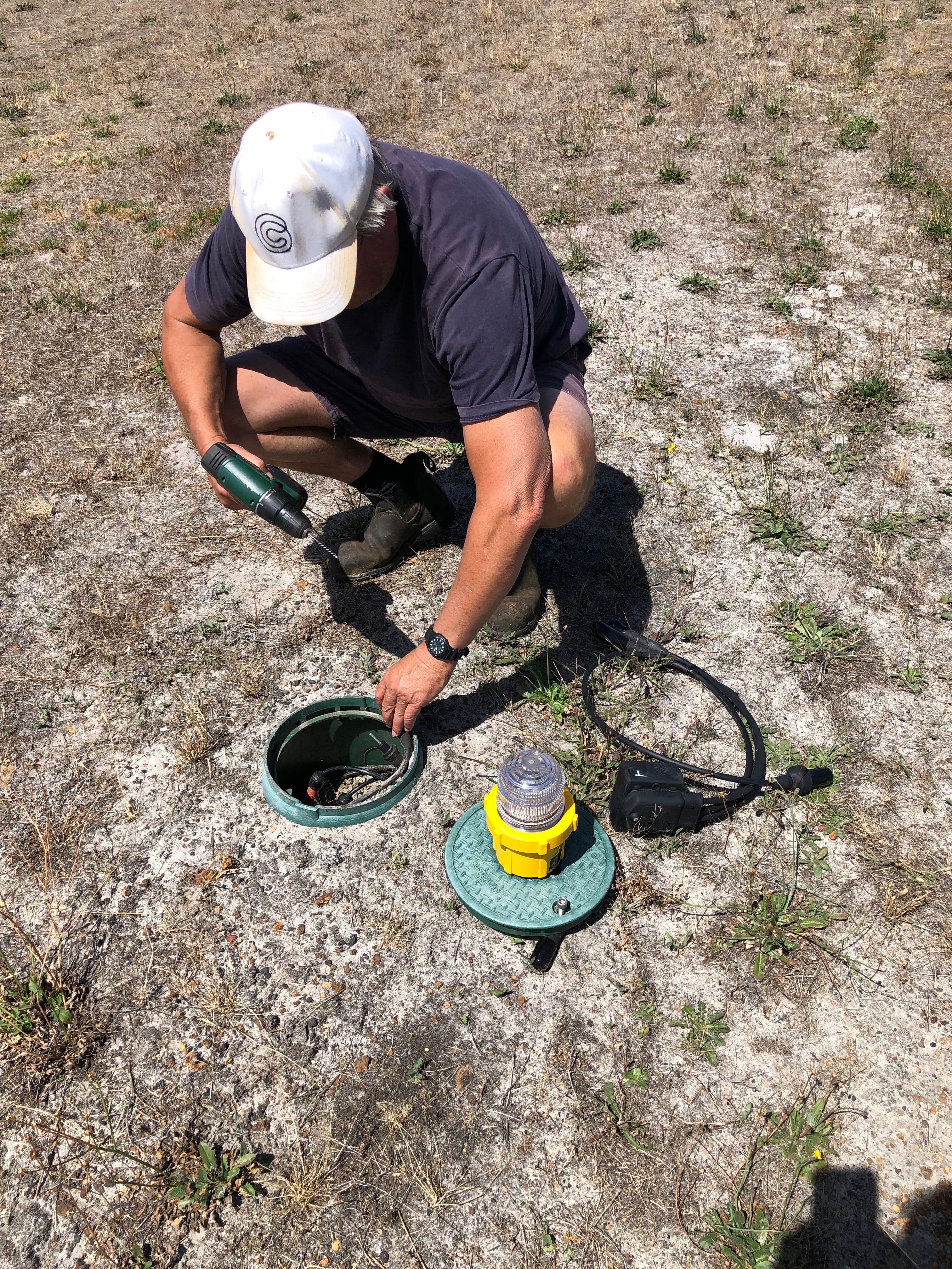 Installing the light units on the runway